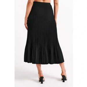 ✨ Viral Meshki Twyla Pleated Suiting Maxi Skirt – Black XXS – NWT ✨
